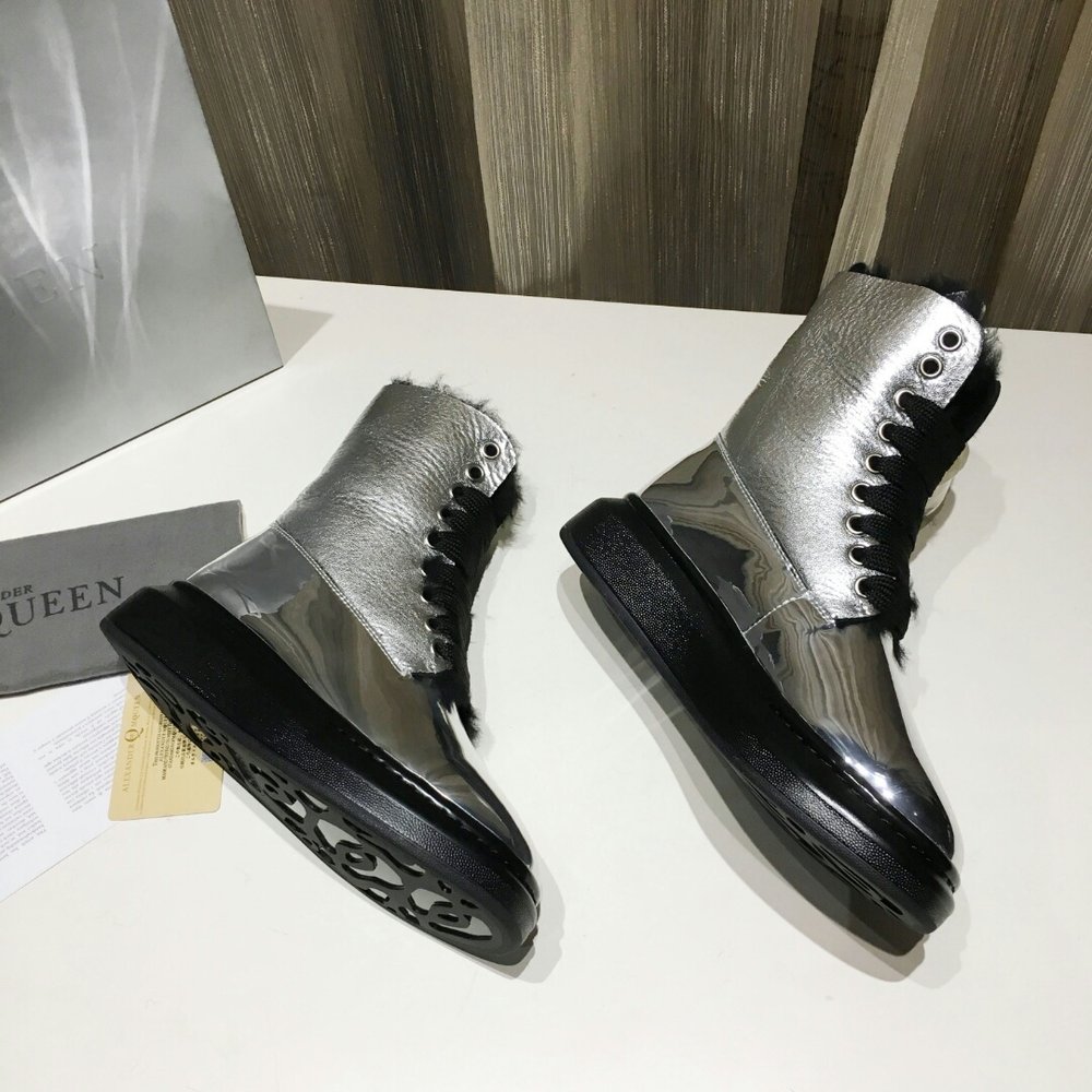 UGG 클래식 스노우부츠 업그레이드 버전 001-286247