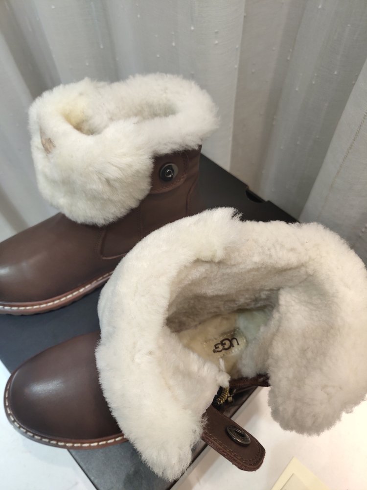 UGG 클래식 업그레이드 2.0 방한부츠 001-286267