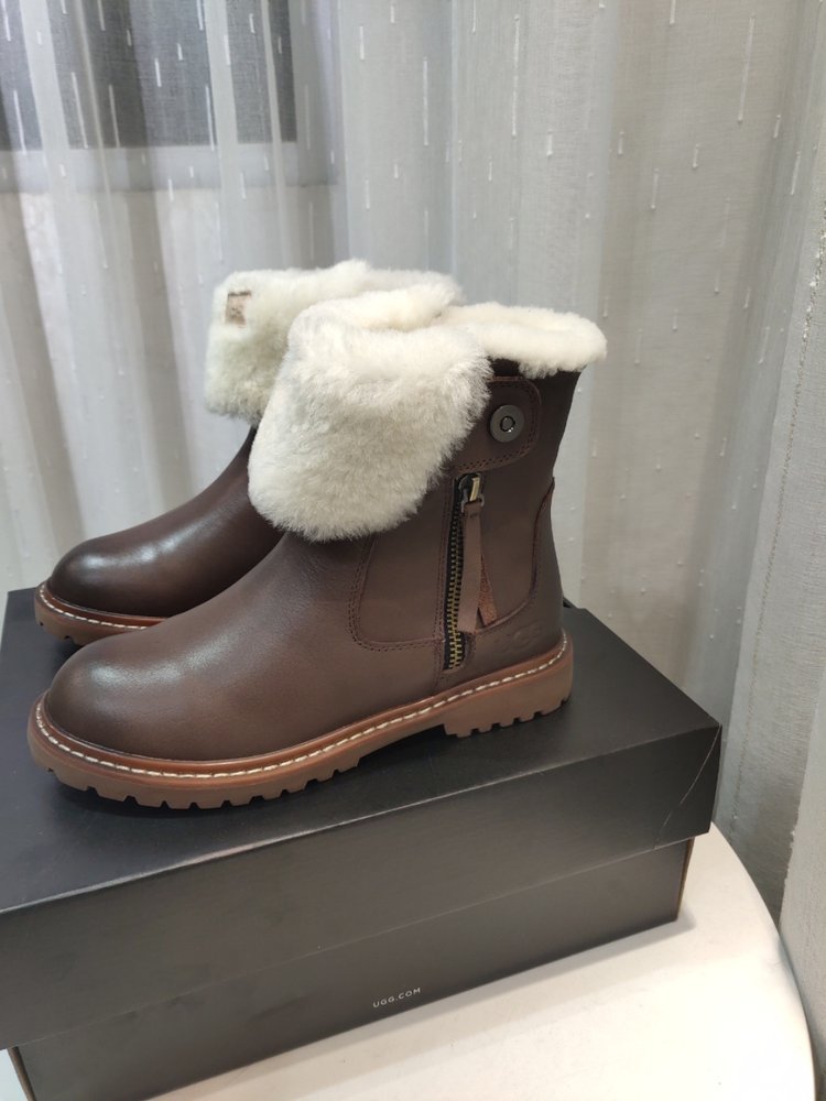 UGG 클래식 업그레이드 2.0 방한부츠 001-286267