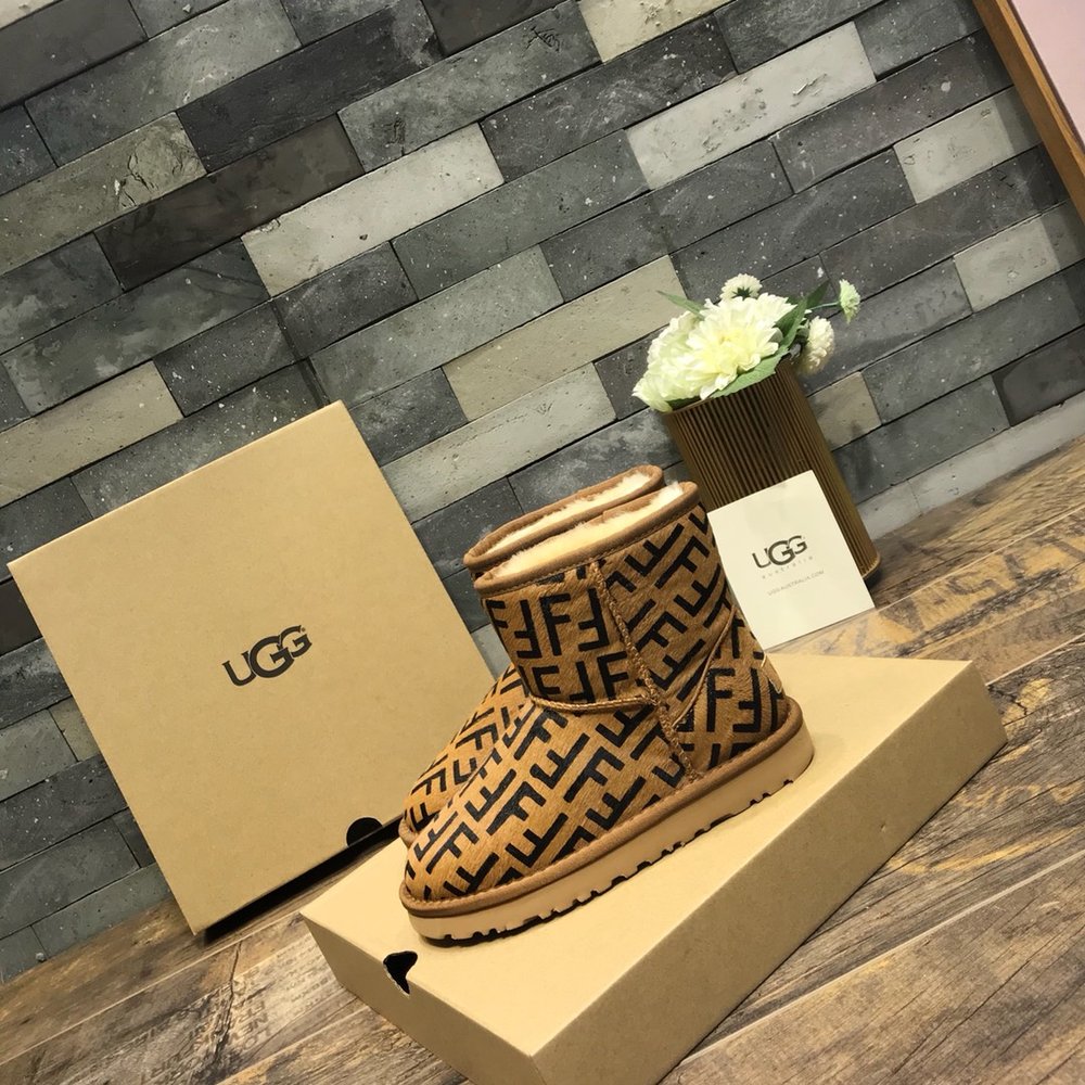 FENDI x UGG 해외판 스노우부츠 001-286275