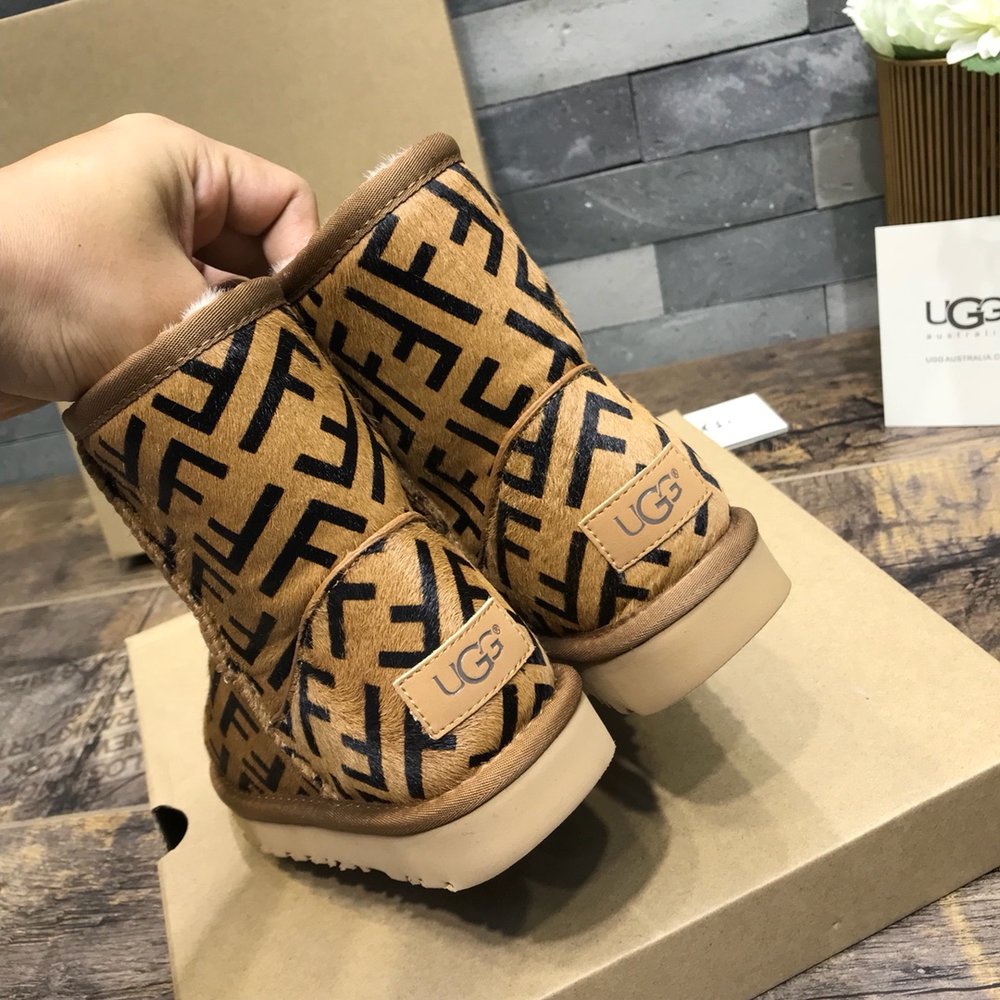 FENDI x UGG 해외판 스노우부츠 001-286275