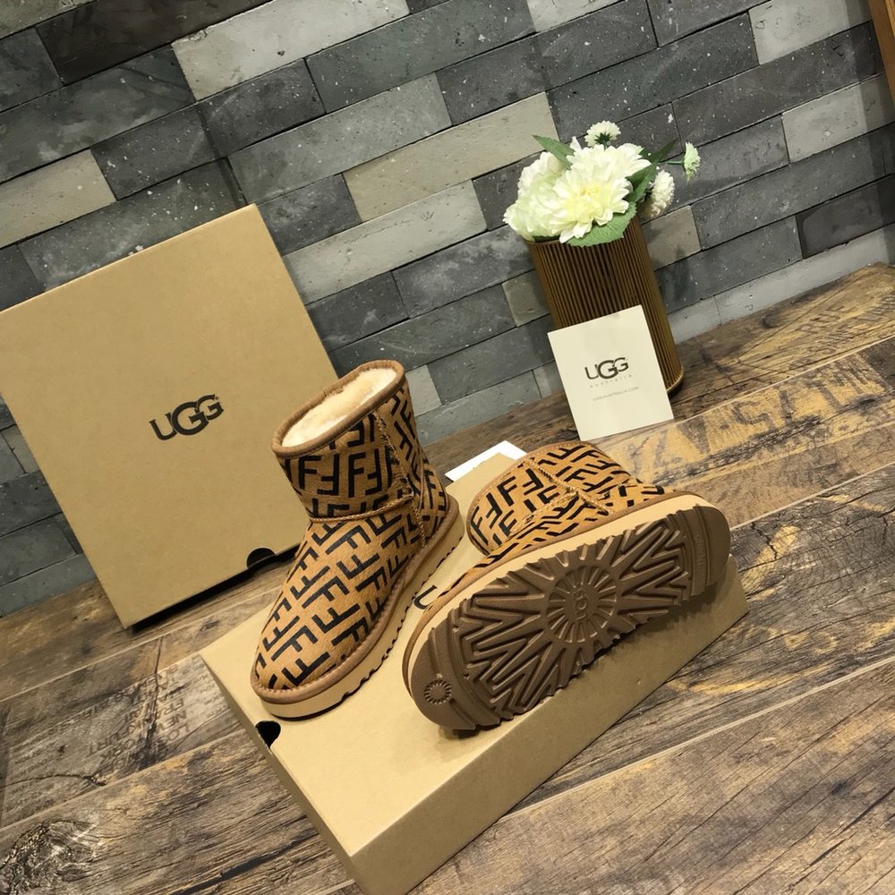 FENDI x UGG 해외판 스노우부츠 001-286275