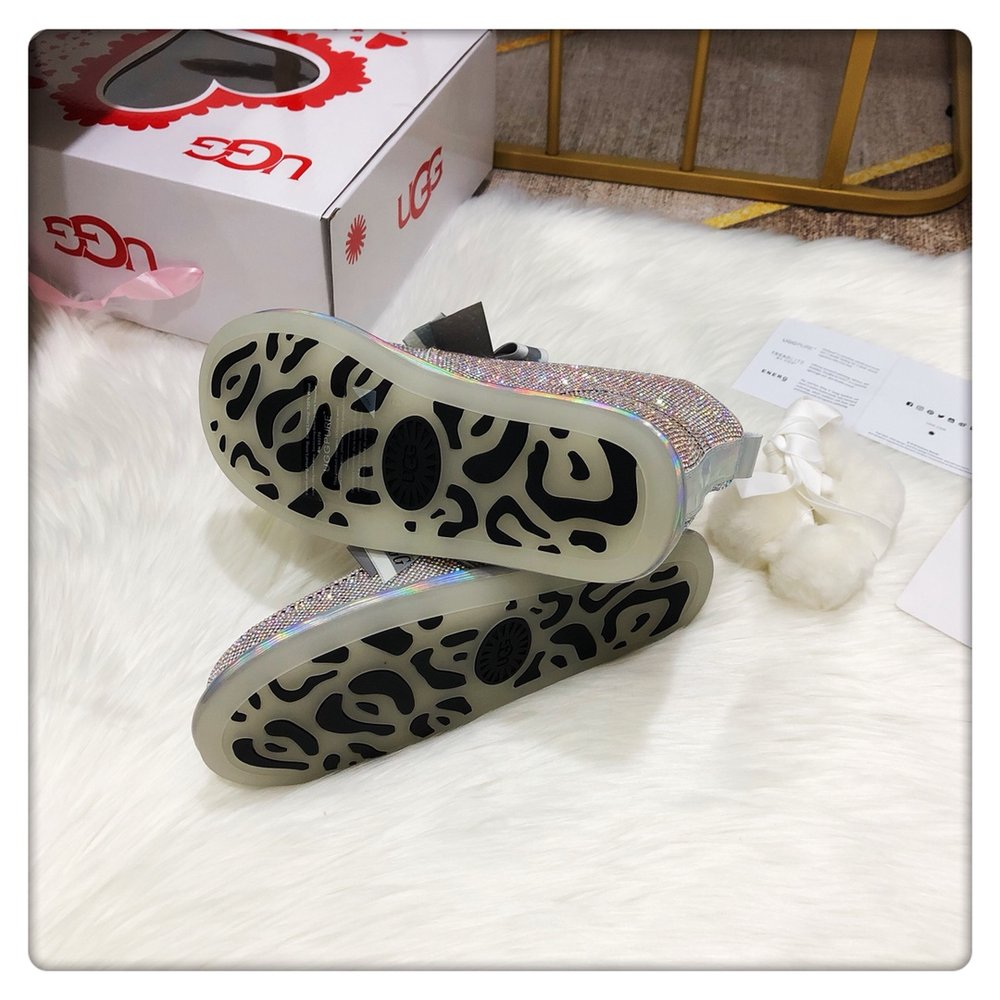 반짝이는 야광 2세대 UGG 털볼 리본 투웨이 신발 001-286287