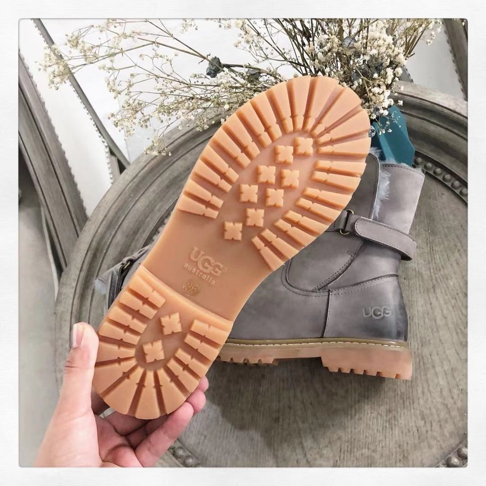 UGG 레트로 마틴 부츠 001-286300