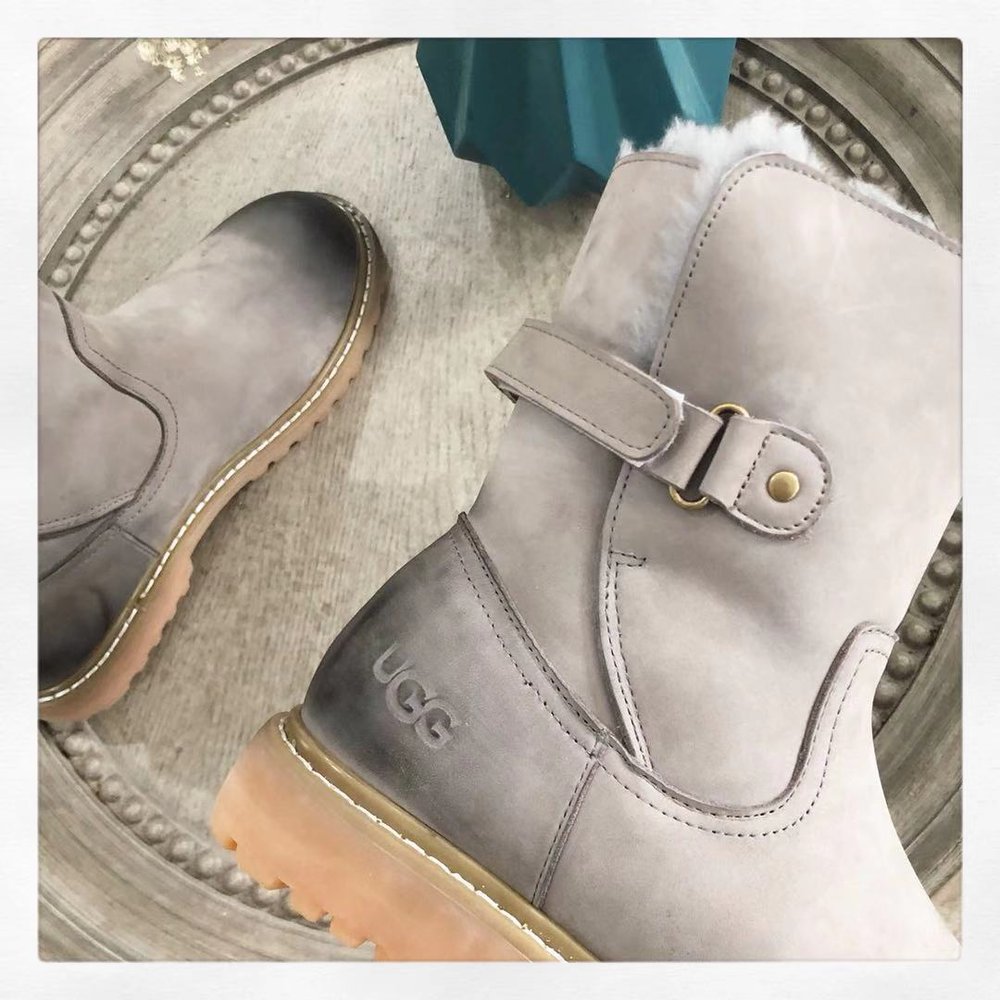 UGG 레트로 마틴 부츠 001-286300