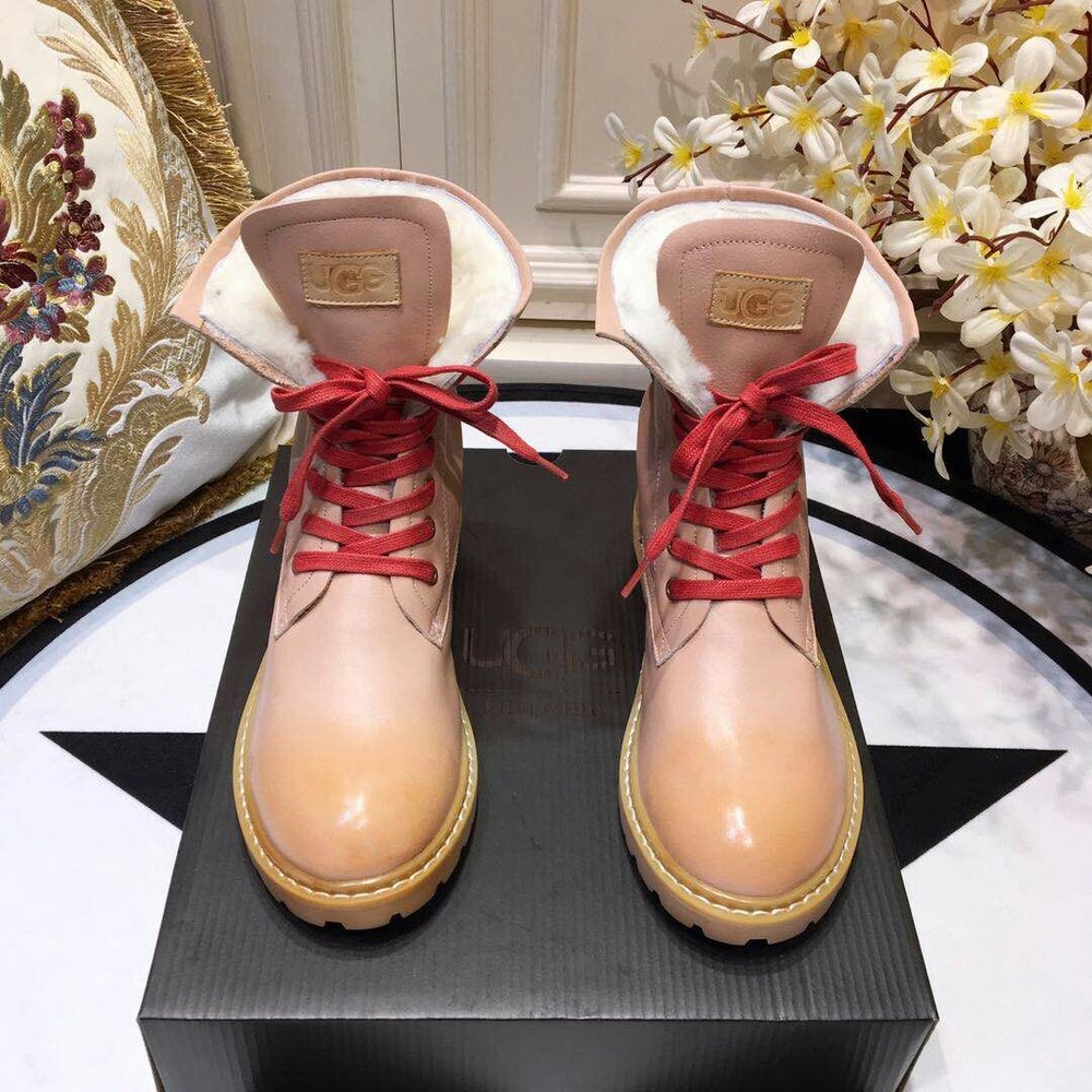 UGG 클래식 업그레이드 2.0 퍼 부츠 001-286315
