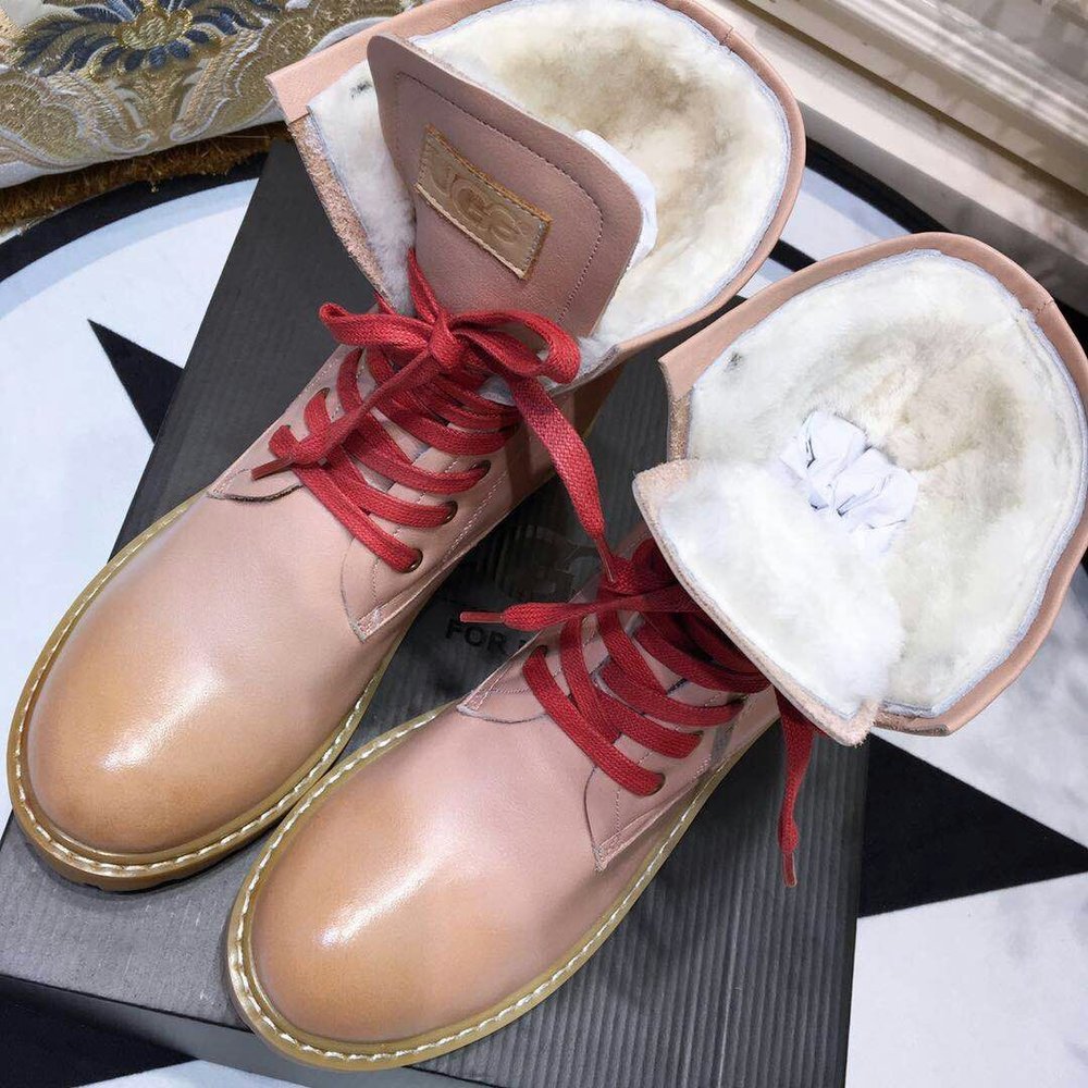 UGG 클래식 업그레이드 2.0 퍼 부츠 001-286315
