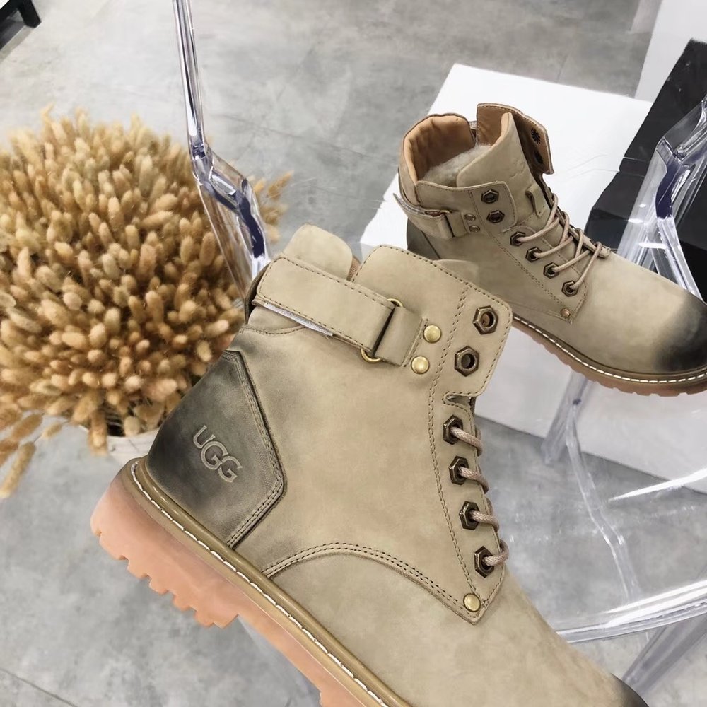 UGG 하이버전 스웨이드 앵클부츠 001-286329