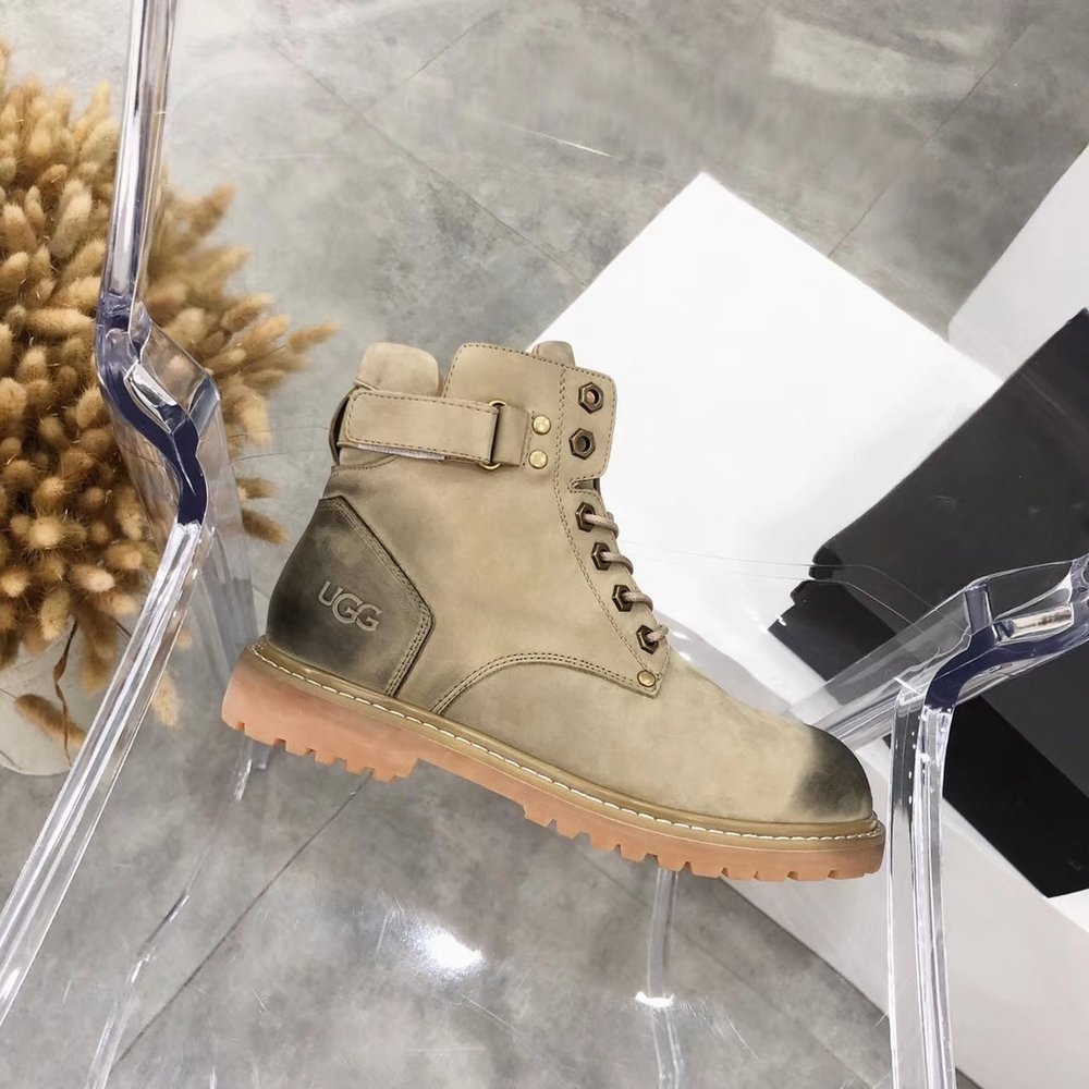 UGG 하이버전 스웨이드 앵클부츠 001-286329