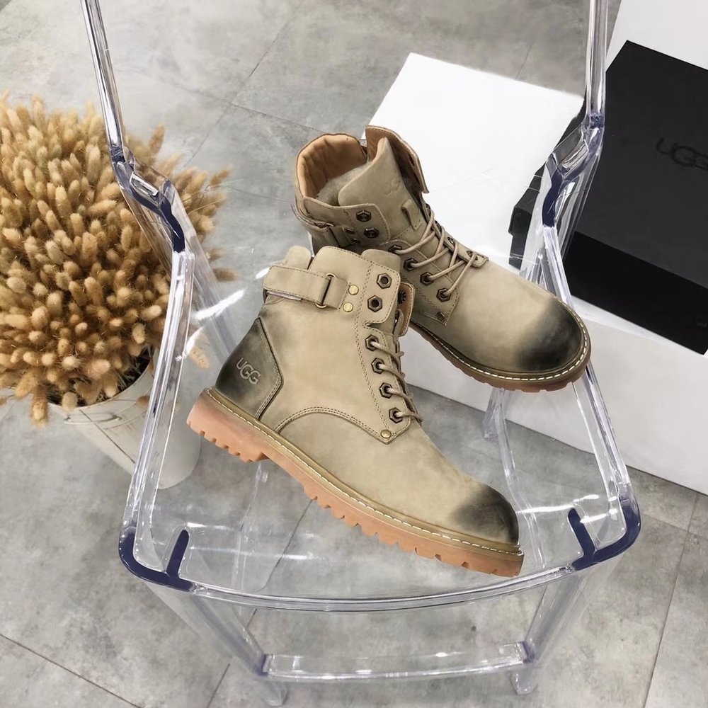 UGG 하이버전 스웨이드 앵클부츠 001-286329
