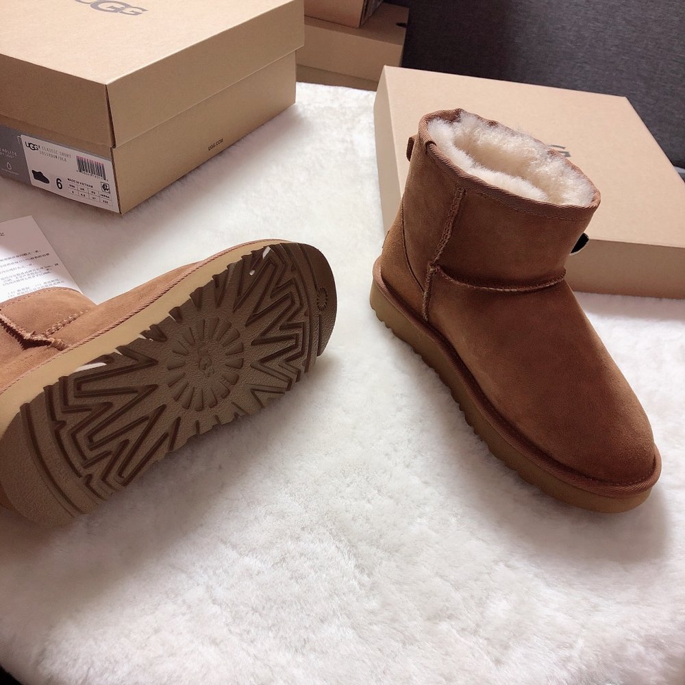 UGG 미디엄 방수 방오 스노우부츠 001-286346