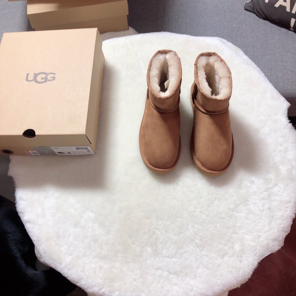 UGG 미디엄 방수 방오 스노우부츠 001-286346