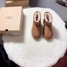 UGG 미디엄 방수 방오 스노우부츠 001-286346