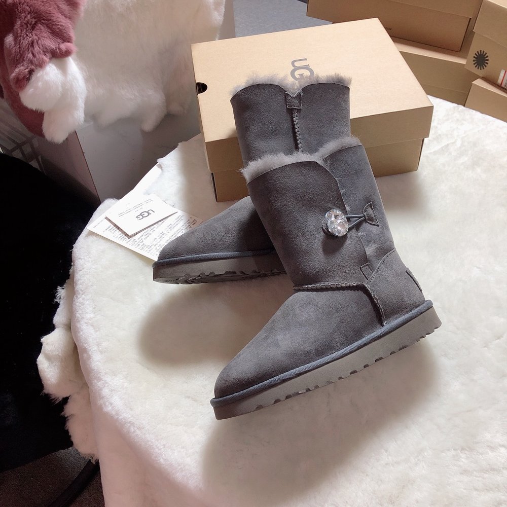 UGG 클래식 다이아몬드 버튼 스노우부츠 001-286348