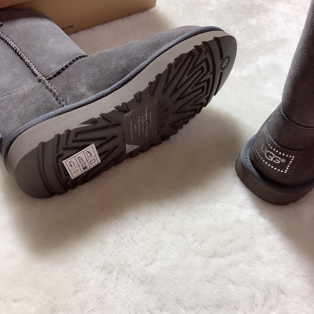 UGG 클래식 다이아몬드 버튼 스노우부츠 001-286348