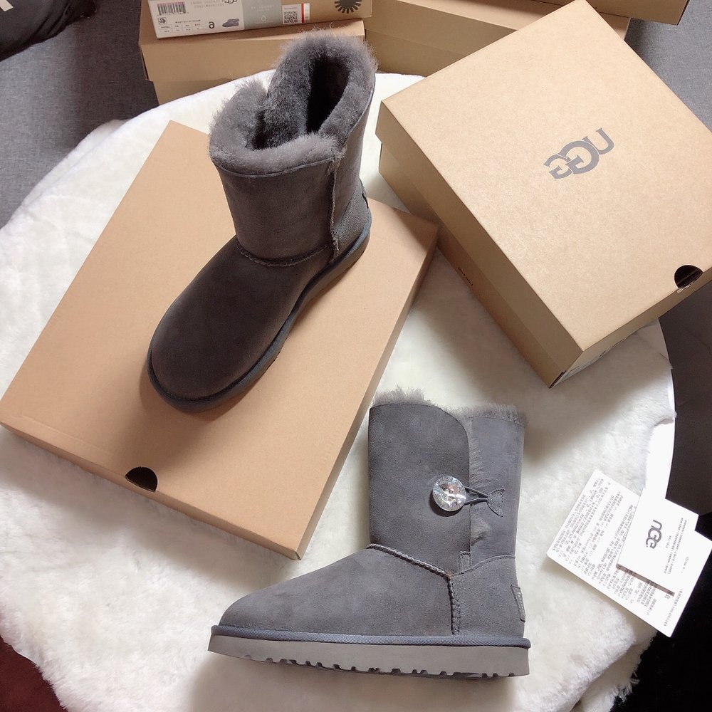UGG 클래식 다이아몬드 버튼 스노우부츠 001-286348