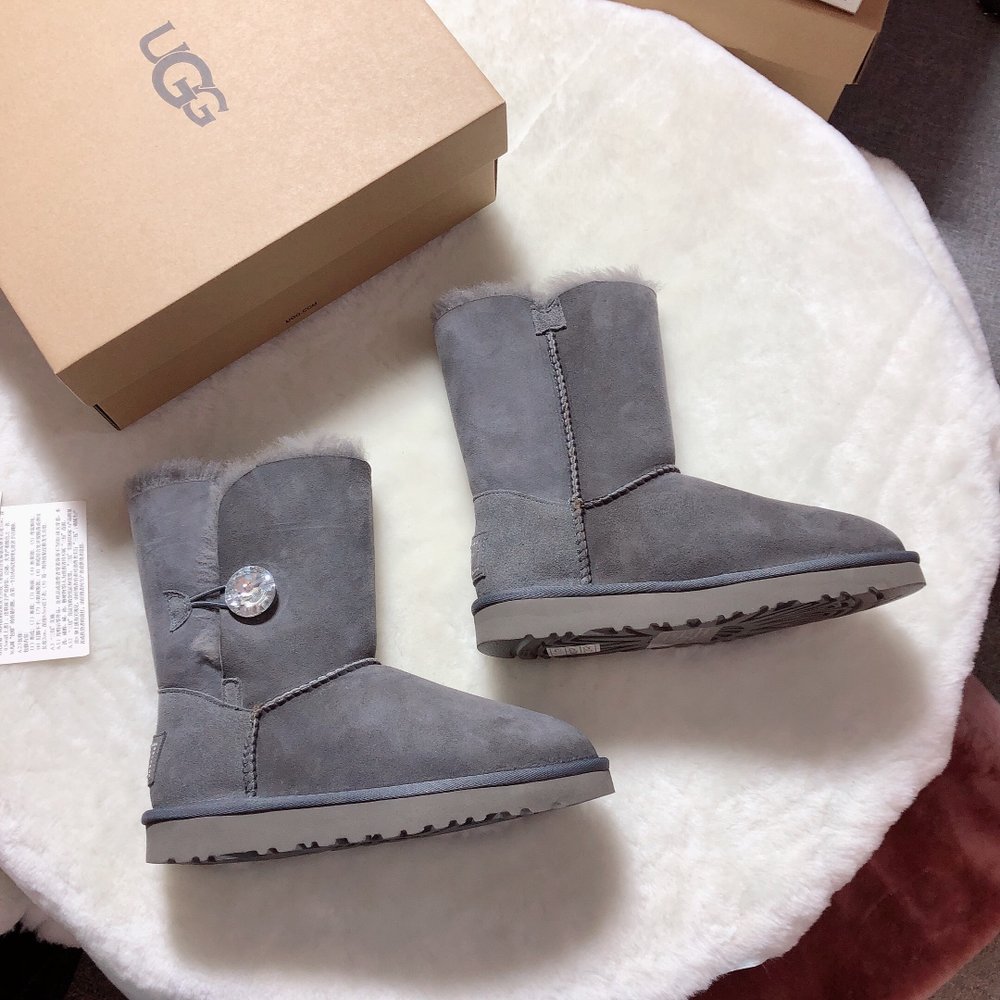 UGG 클래식 다이아몬드 버튼 스노우부츠 001-286348