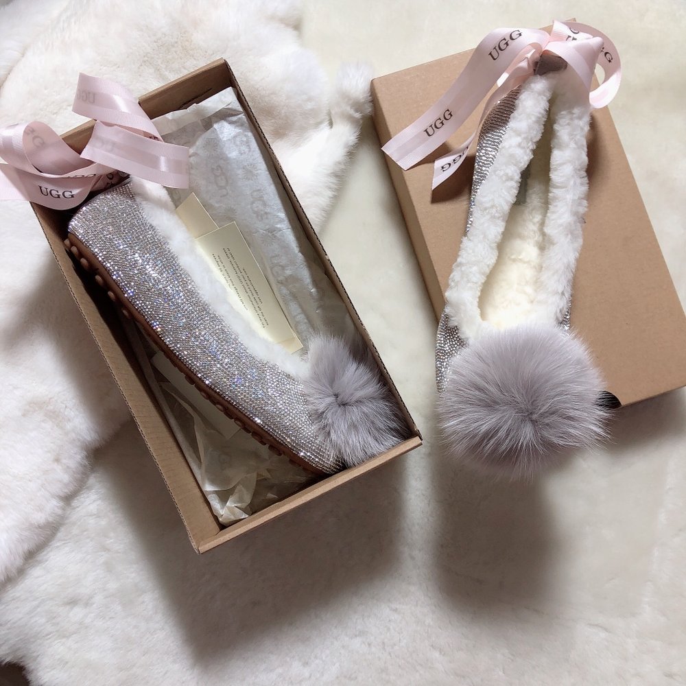 UGG 리틀 러블리 럭셔리 에디션 폼폼 크리스탈 슈즈 001-286363