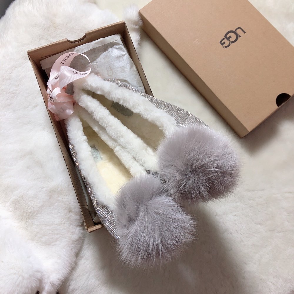 UGG 리틀 러블리 럭셔리 에디션 폼폼 크리스탈 슈즈 001-286363