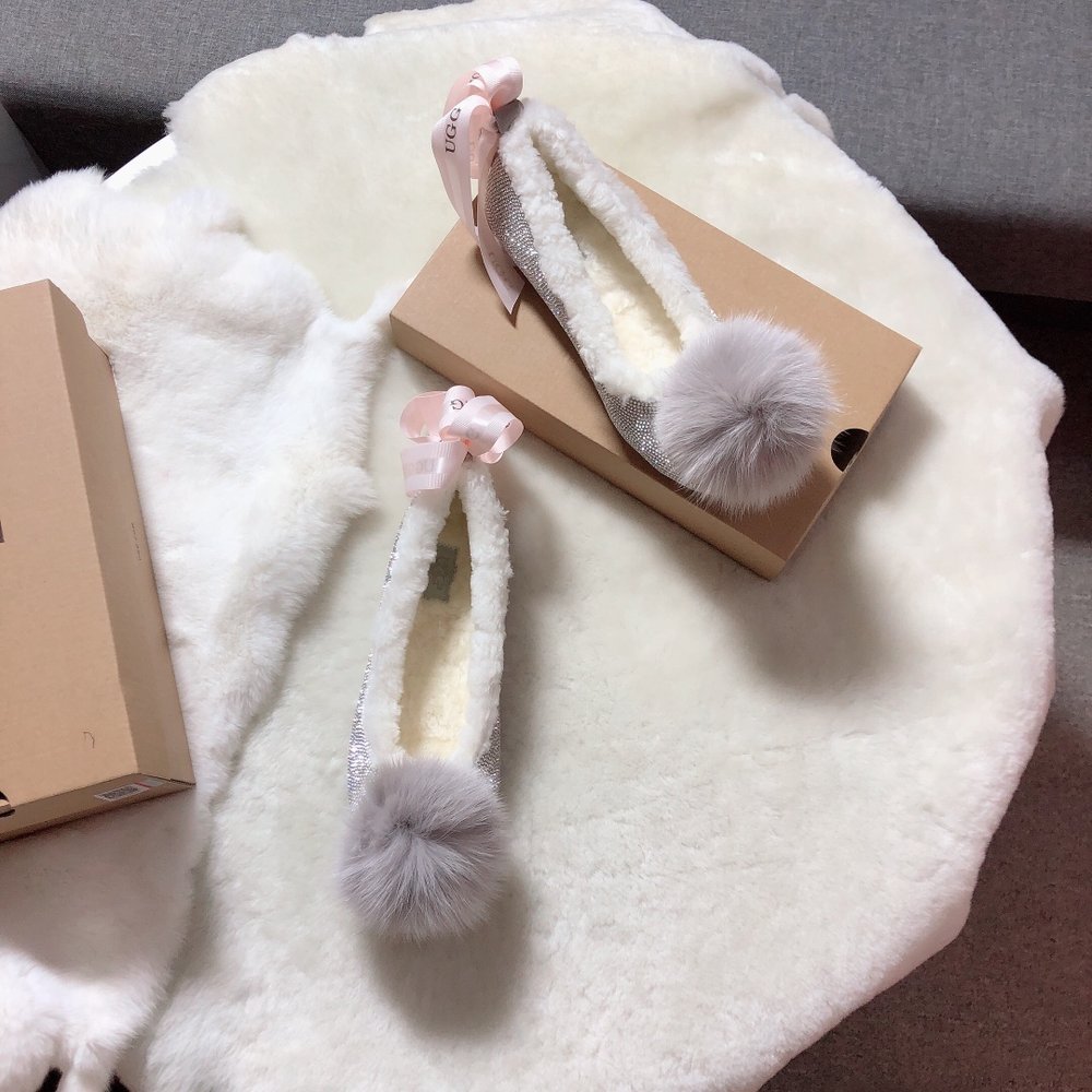 UGG 리틀 러블리 럭셔리 에디션 폼폼 크리스탈 슈즈 001-286363
