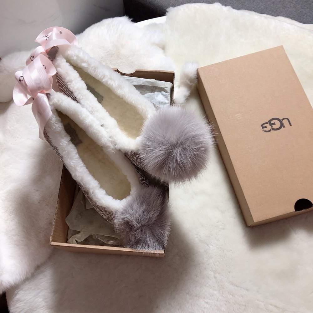 UGG 리틀 러블리 럭셔리 에디션 폼폼 크리스탈 슈즈 001-286363