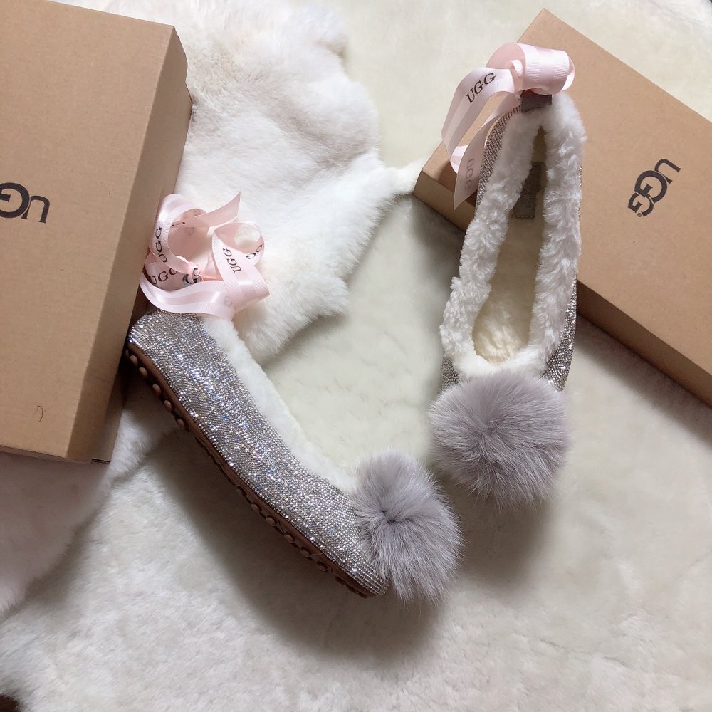 UGG 리틀 러블리 럭셔리 에디션 폼폼 크리스탈 슈즈 001-286363