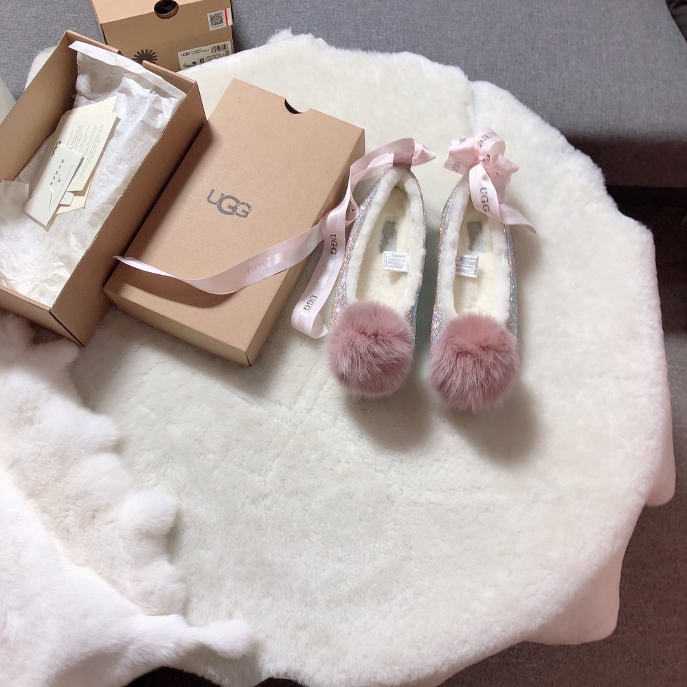 UGG 럭셔리 퐁퐁 퍼볼 숏부츠 001-286364