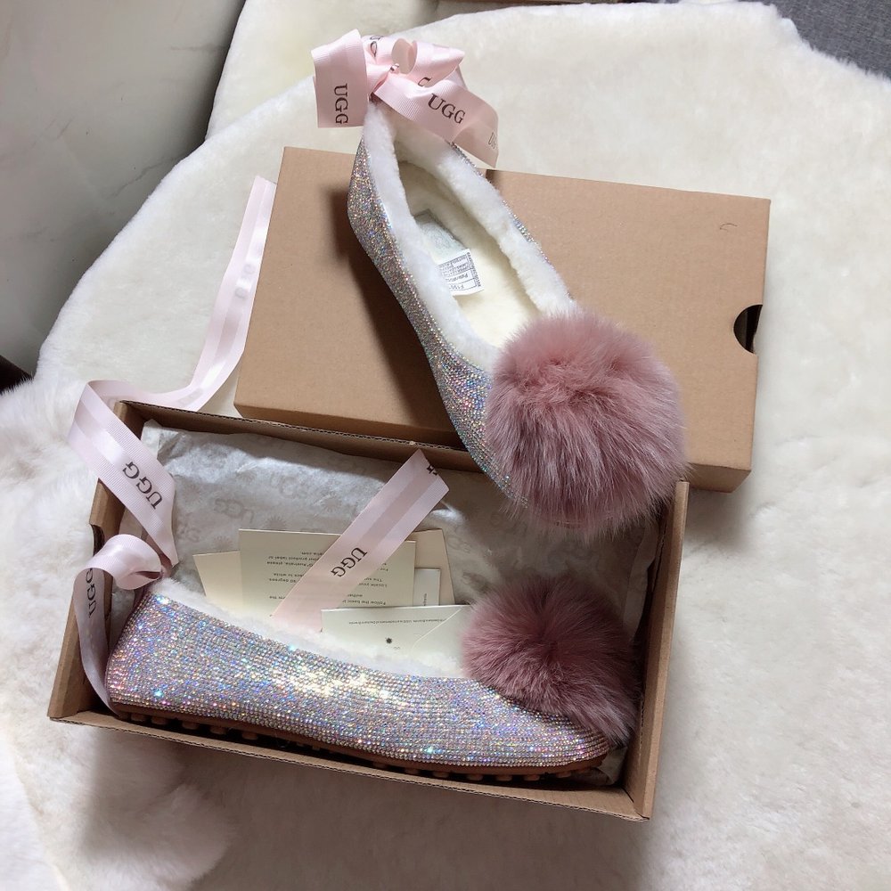 UGG 럭셔리 퐁퐁 퍼볼 숏부츠 001-286364