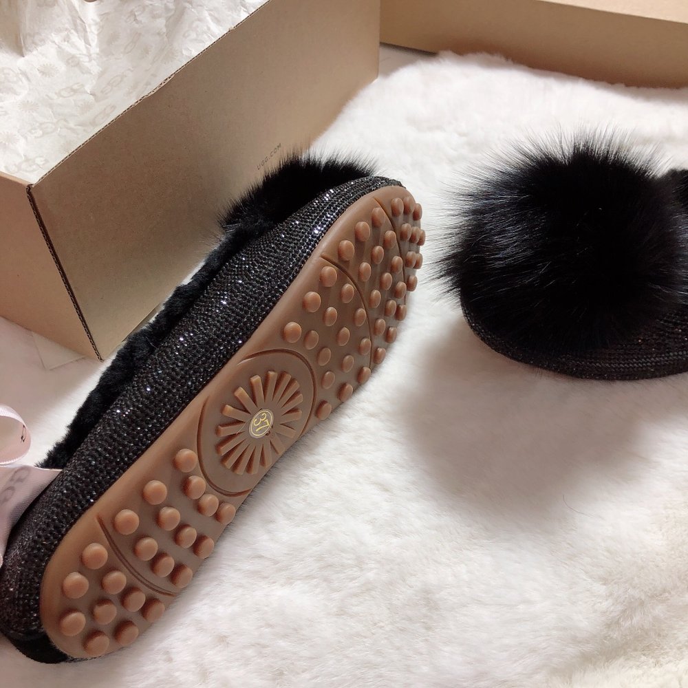 UGG 사랑스러운 럭셔리 퐁퐁볼 여성 신발 001-286365