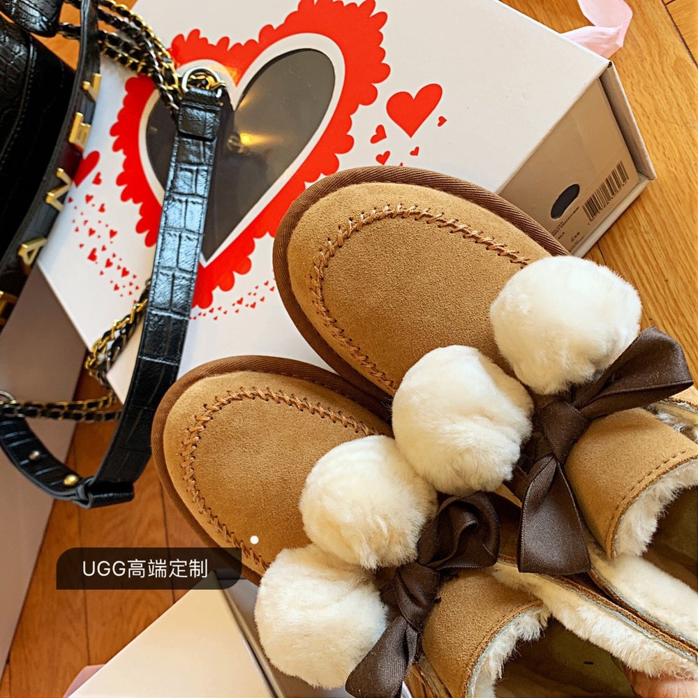 UGG 케일린 캐주얼 스니커즈 001-286410