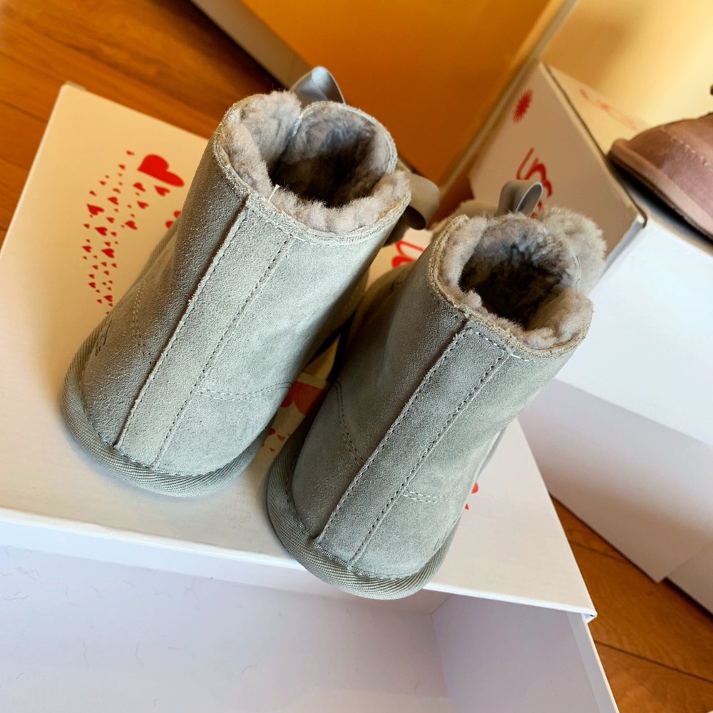 UGG 케일린 캐주얼 슈즈 001-286411