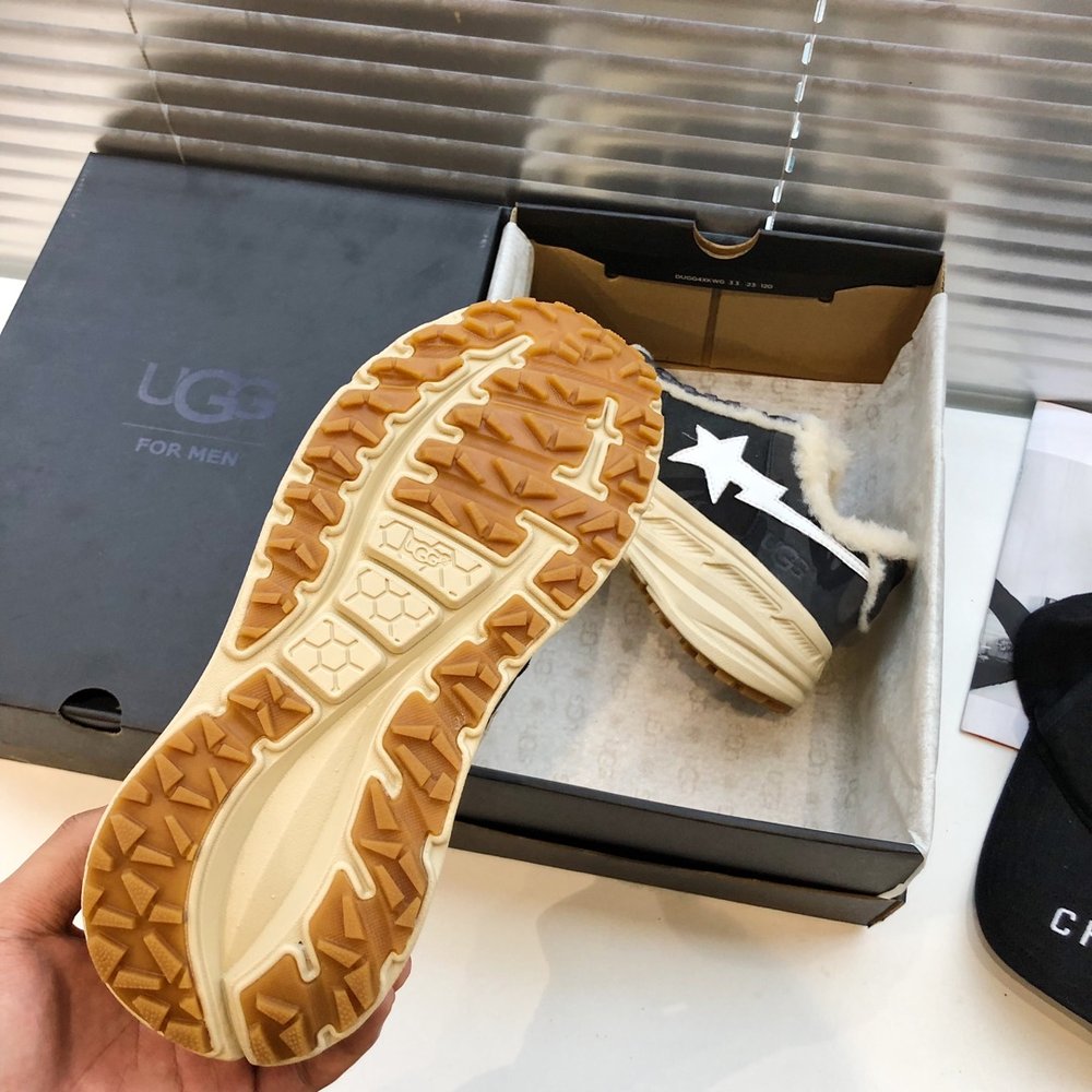 BAPE x UGG 콜라보 커플 방한화 001-286420