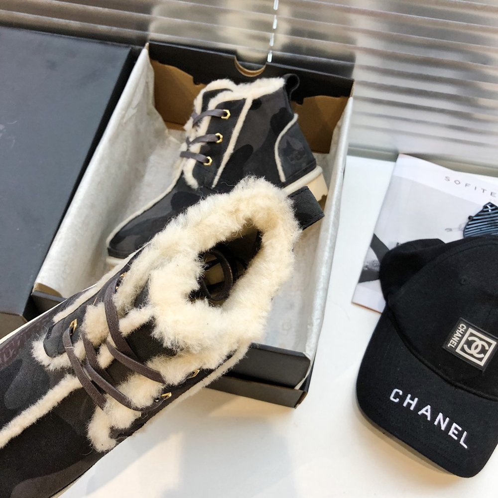 BAPE x UGG 콜라보 커플 방한화 001-286422