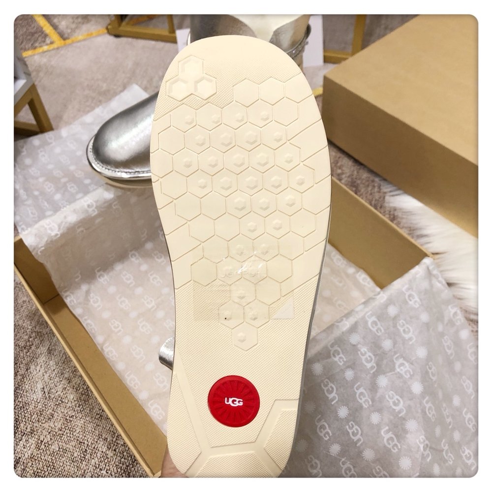 UGG 에어 쿠션 스노우부츠 2.0 클래식 001-286433