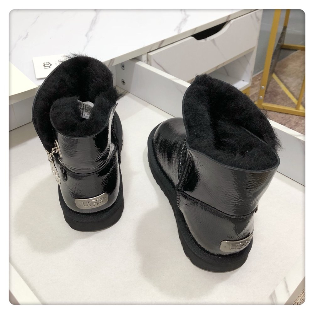 UGG 체인 스마일 스노우부츠 호주 양모피 001-286436