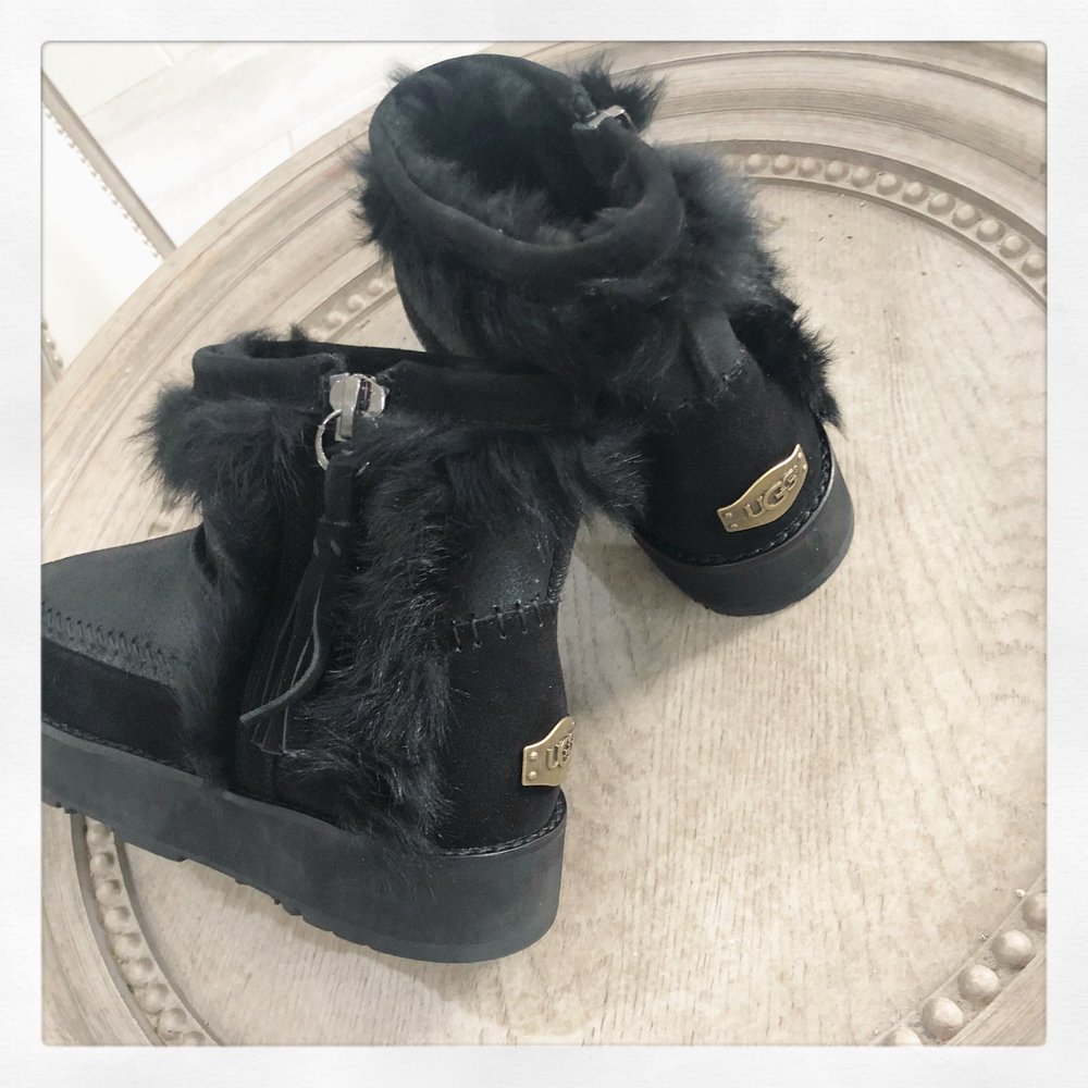 UGG 하이버전 패치 앵클부츠 001-286442