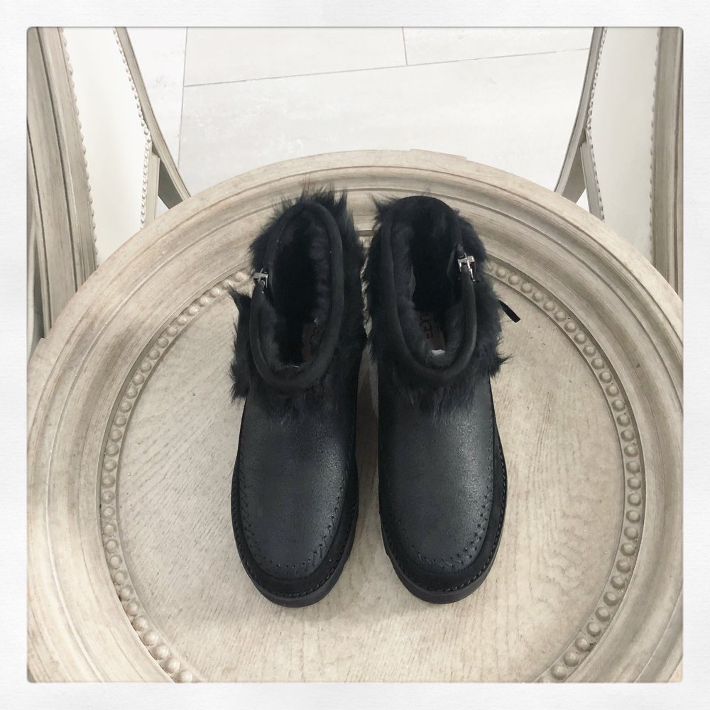 UGG 하이버전 패치 앵클부츠 001-286442