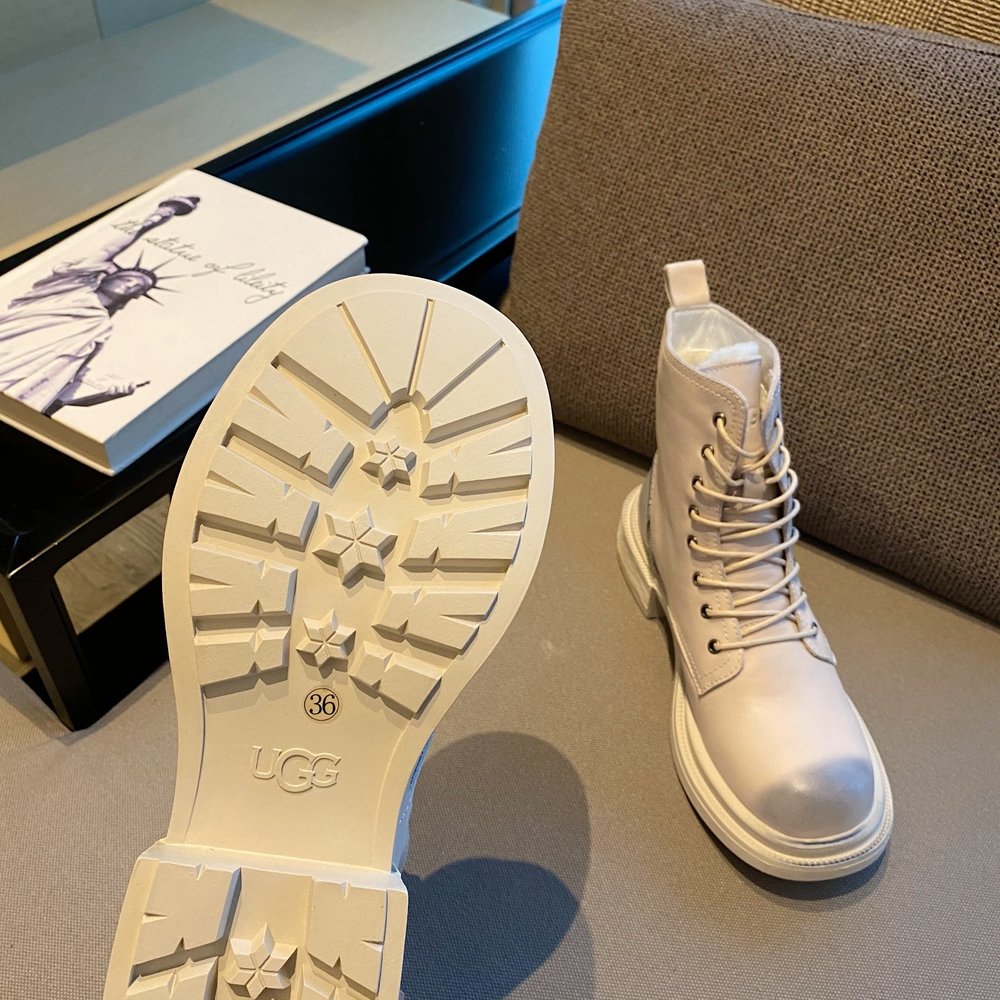 UGG 2세대 마틴 부츠 001-286450