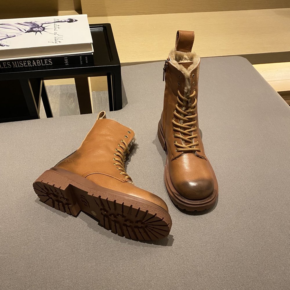 UGG 브라운 겨울 부츠 레이스업 마틴 001-286456