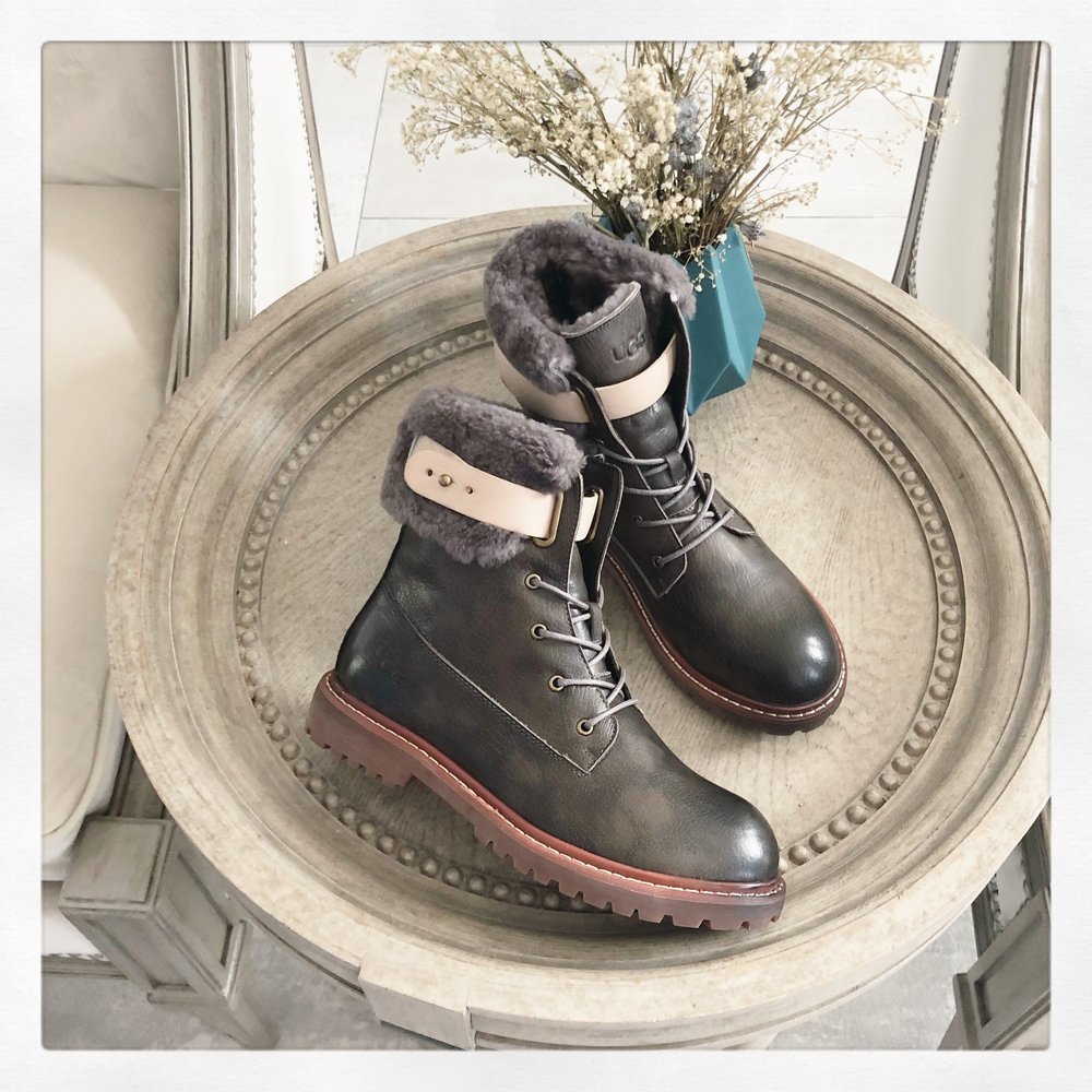 UGG 다크 빈티지 마틴 부츠 001-286461
