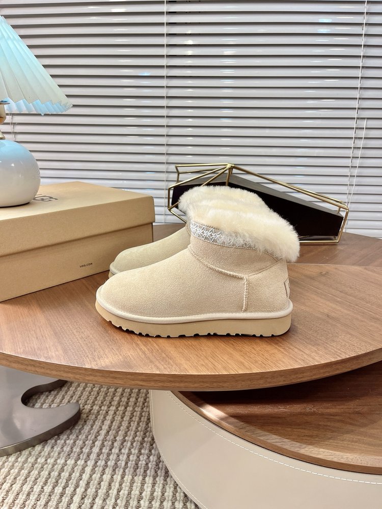 UGG 스웨이드 방한 숏부츠 001-286485