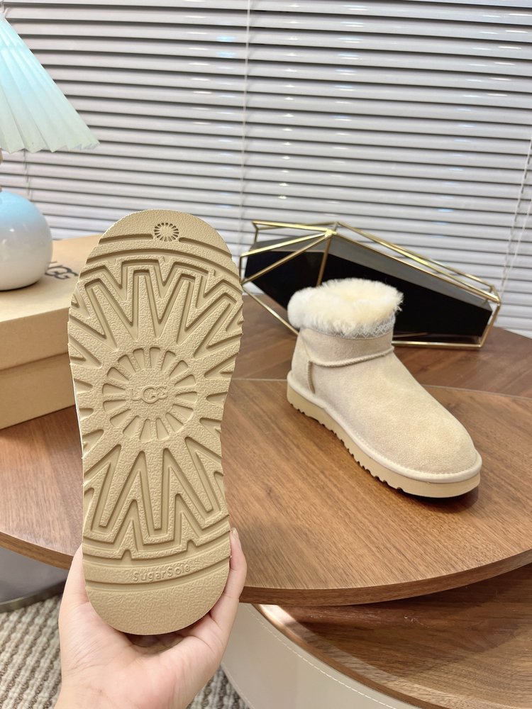 UGG 스웨이드 방한 숏부츠 001-286485