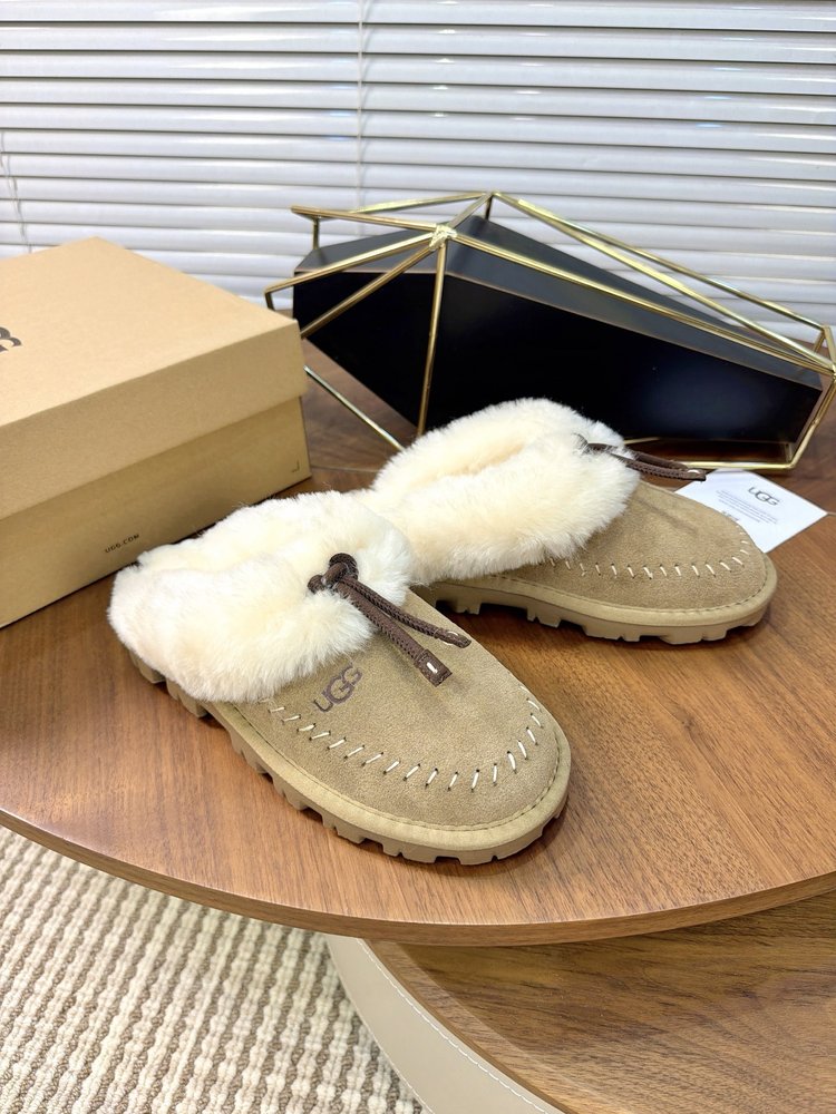 UGG 코케트 스티치 슬리퍼 001-286500