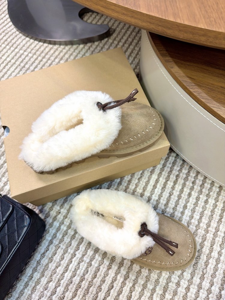 UGG 코케트 스티치 슬리퍼 001-286500