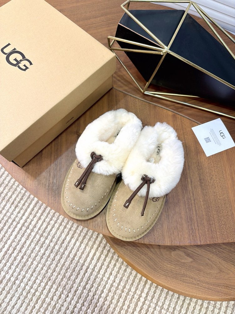UGG 코케트 스티치 슬리퍼 001-286500