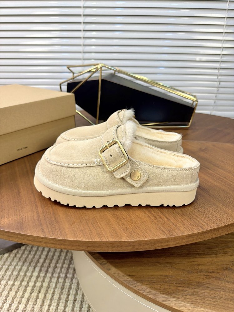 UGG 에블리나 크로그 버클 털 슬리퍼 001-286536