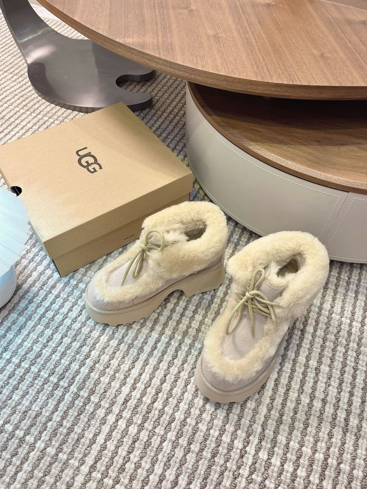 UGG 에스미 레이스업 앵클부츠 001-286547