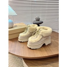 UGG 에스미 레이스업 앵클부츠 001-286547