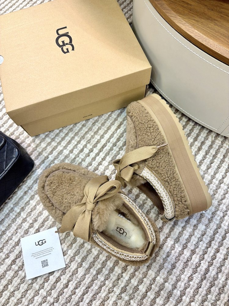 UGG 여성용 타츠 스니커즈 클래식 퍼 앵클부츠 001-286564