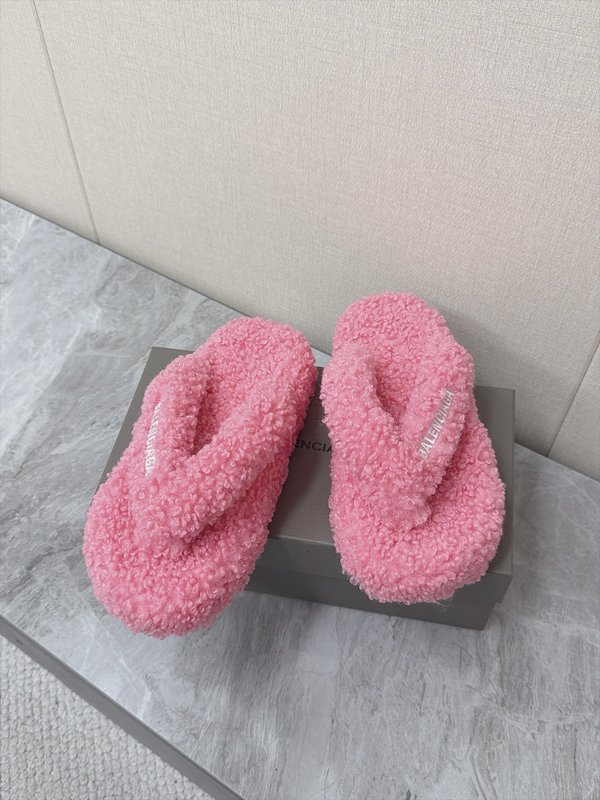 발렌시아가 커플 테디 플리스 슬리퍼 001-286944